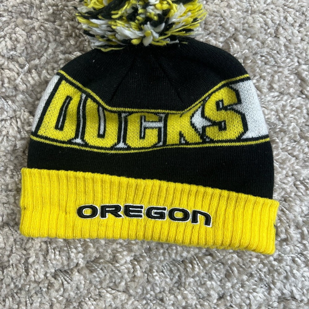 New Era Oregon Ducks Black and Yellow Beanie